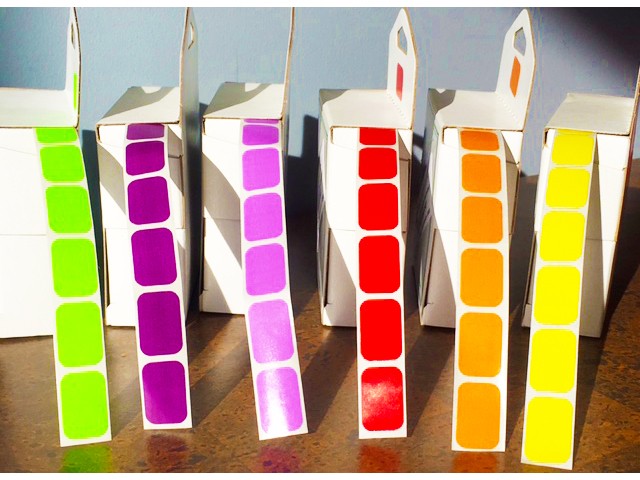 Color coding labels red